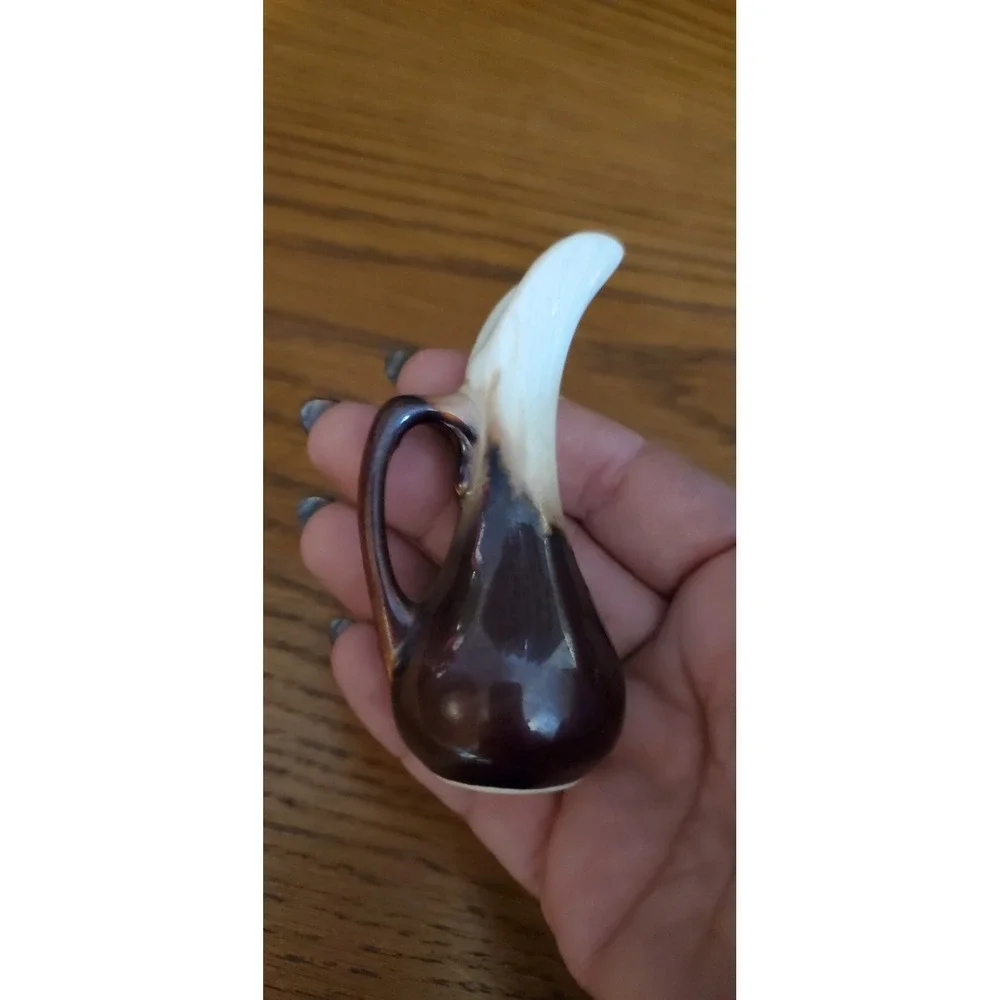Vintage Victoria Stonewear Brown White Bud Vases With Handles Signature Sticker‎